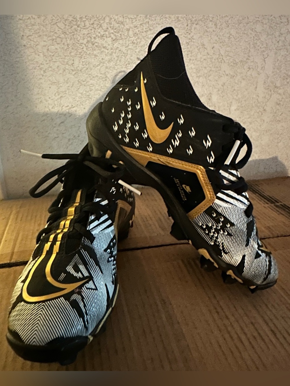Nike Alpha Menace 3 Shark Youth Football Cleats Size 4.5